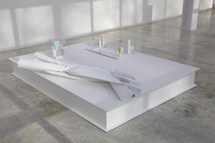 The Structure of the White/Bed 2020, arrangement includes works: S-4.4 (2019) i S-1.2(2019), fot. Jan Gaworski