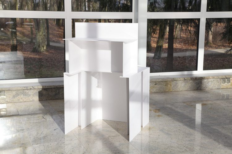 The Structure of the White/Chair, 2019  fot. Jan Gaworski