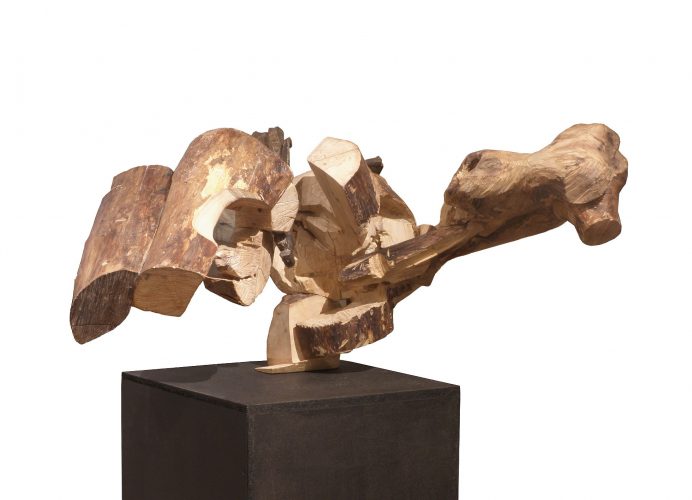 Stojąc na jednej nodze I, drewno, stal, wys. 60 cm, 2001