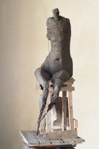 sitting figure, wys.180, 1997